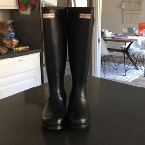 Black Hunter Welles Original